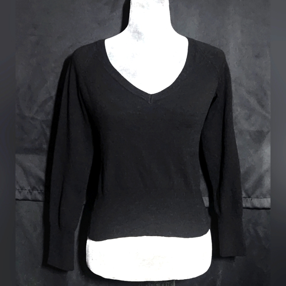 BANANA REPUBLIC VNeck Sweater